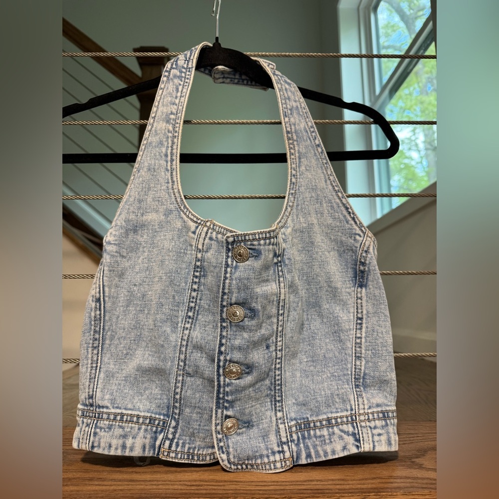 American Eagle Light Wash Denim Button-Front Halter Top medium